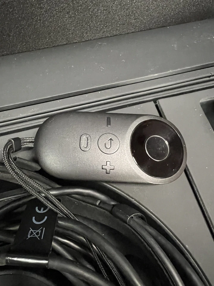 Meta Oculus Rift CV1 Virtual Reality Headset w/ Oculus Controllers - Image 3 of 4