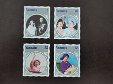 &4120/ Vanuatu - 1985 - Mi 698 / 701 - Queen - MNH