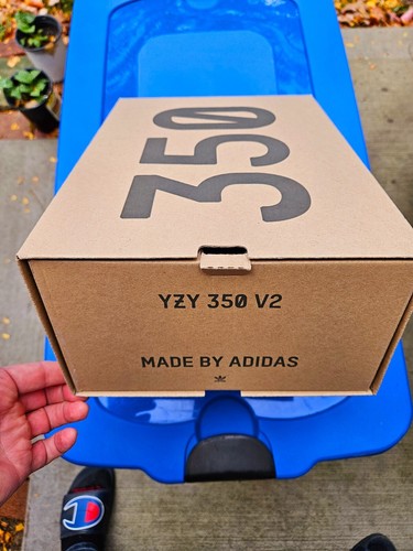 NEW ADIDAS YEEZY Boost 350 V2 Onyx Black SIZE 11 HQ4540 AUTHENTIC & BOX - Picture 8 of 11