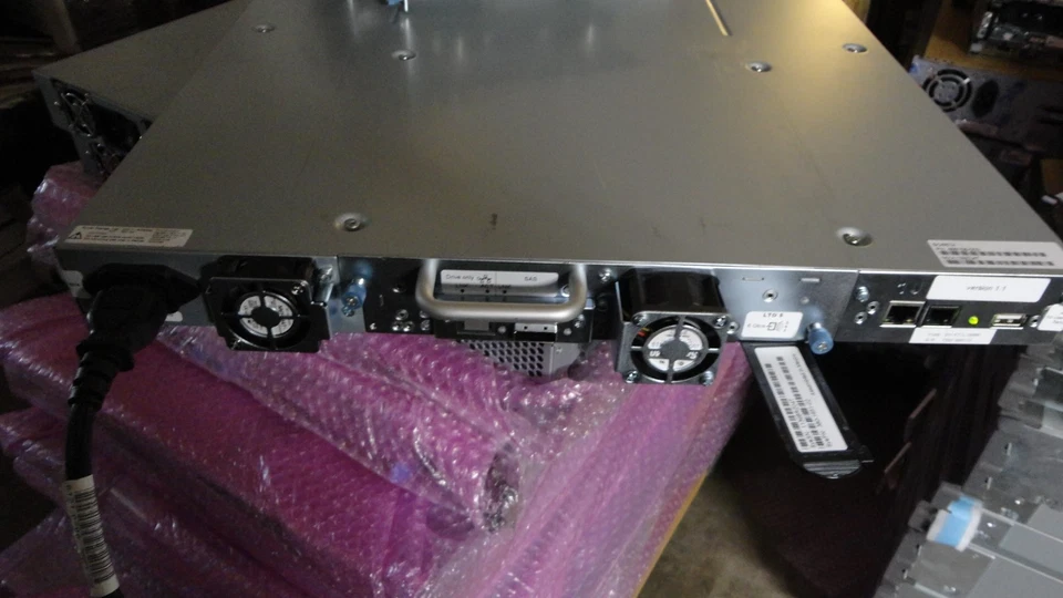 SUN Oracle 380-1651 1U Autoloader W/ LTO5 SAS HH Drive PN. 380-1644-02 380-1644 - Image 2 of 4