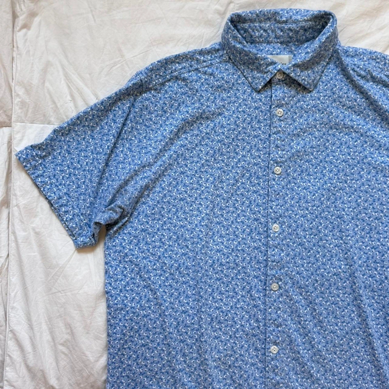 California shirt co Blue floral short sleeve button up shirt sz L resort golf
Opens in a new window