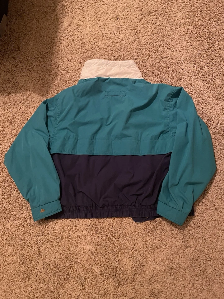 Jaqueta corta-vento vintage anos 90 Las Vegas Luxor Hotel - Imagem 3 de 4