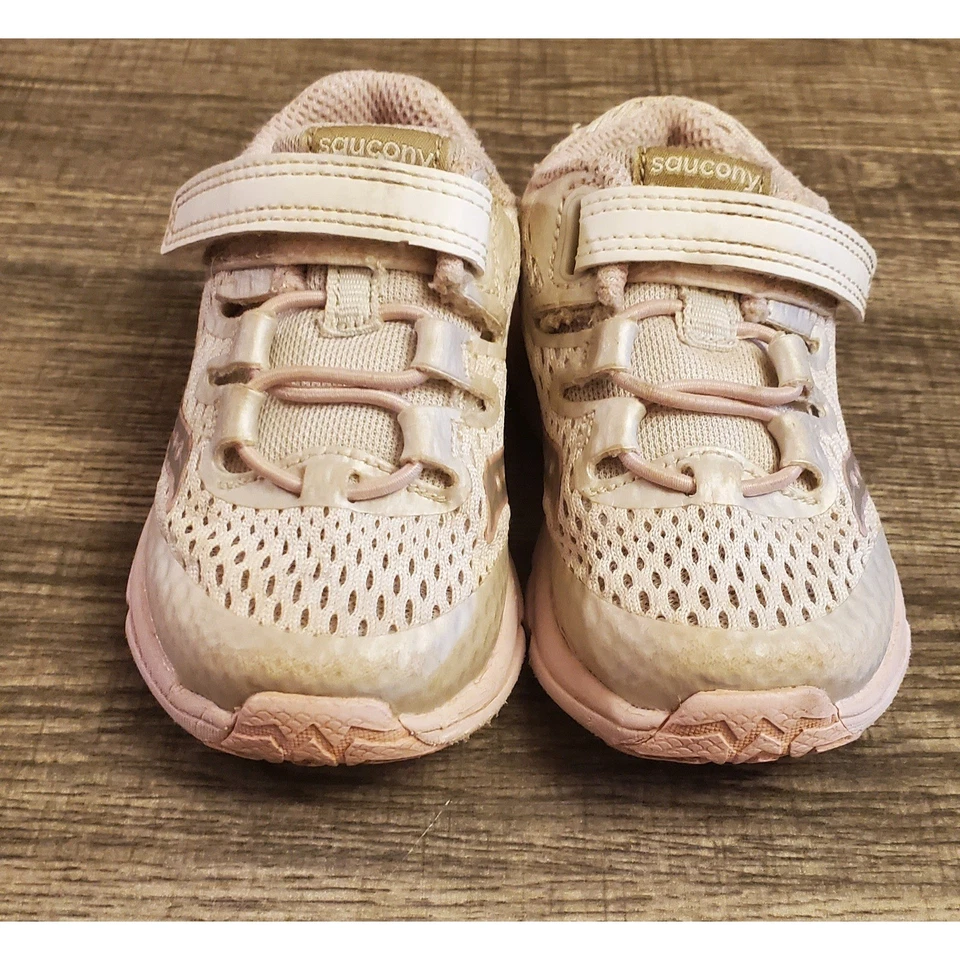 Tênis Saucony Baby Freedom infantil tamanho 5 XW branco - Imagem 2 de 4