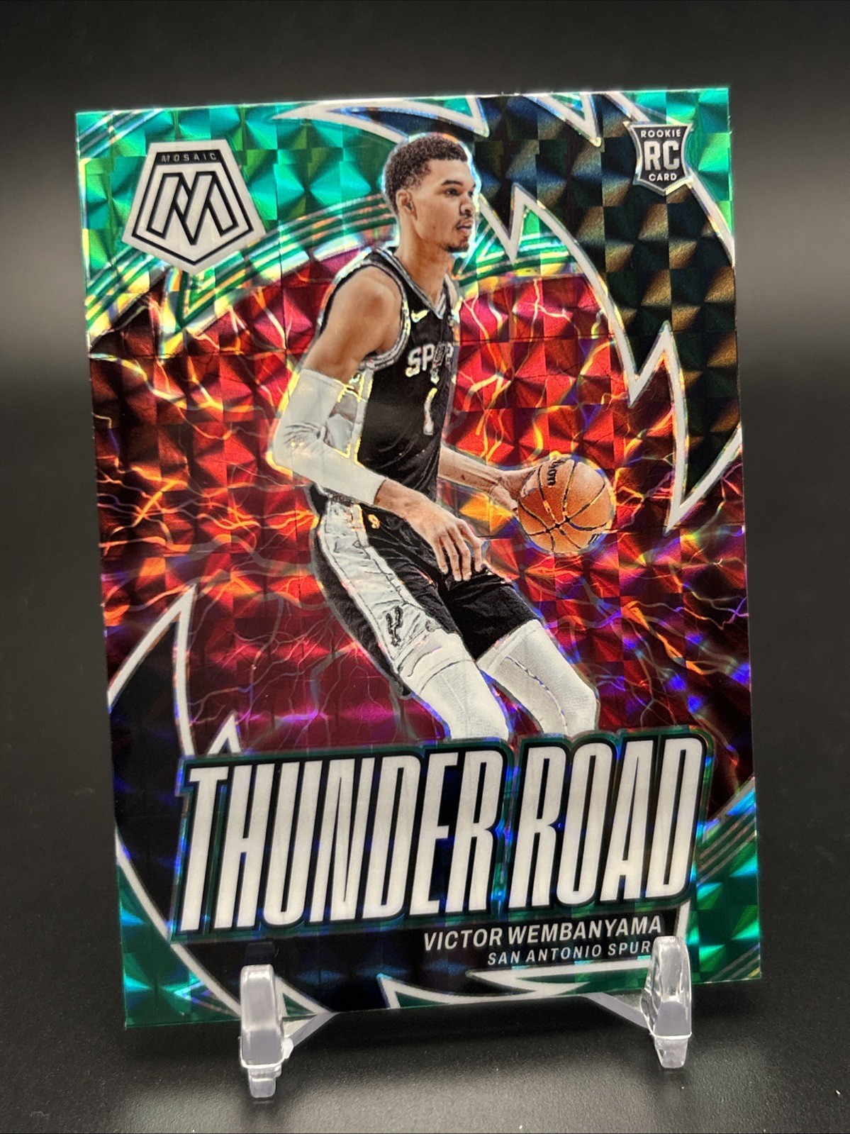 2023-24 Mosaic Victor Wembanyama RC THUNDER ROAD #8 Green Mosaic Prizm Spurs