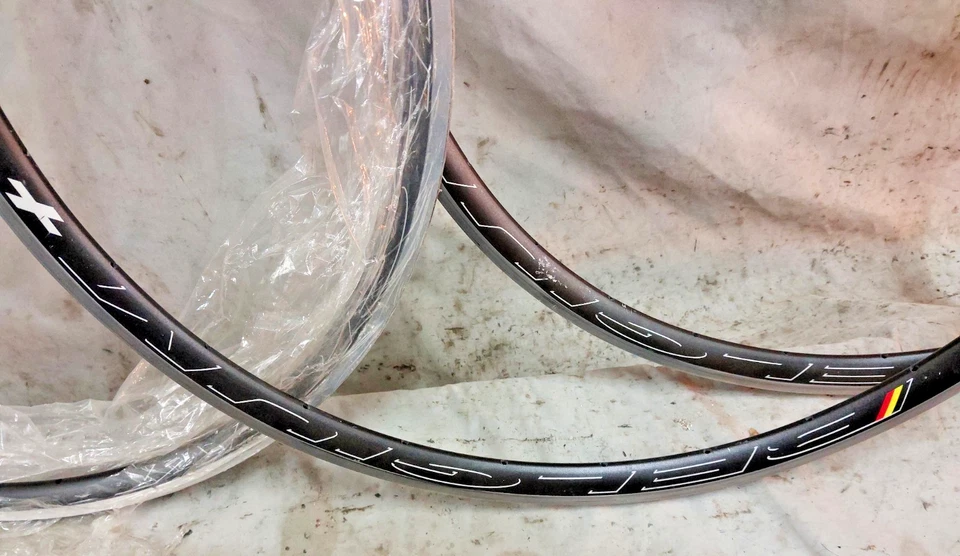 HED Belgium + Plus 700c 29" 29er Road Tour MTB Bike Rim Set of 2 28/20S Clincher - Image 2 of 4