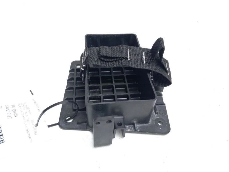BANDEJA DE BATERÍA AUXILIAR PISO MALETERO TRASERO para Chevrolet Malibu 2014 OEM  Foto 4 de 4