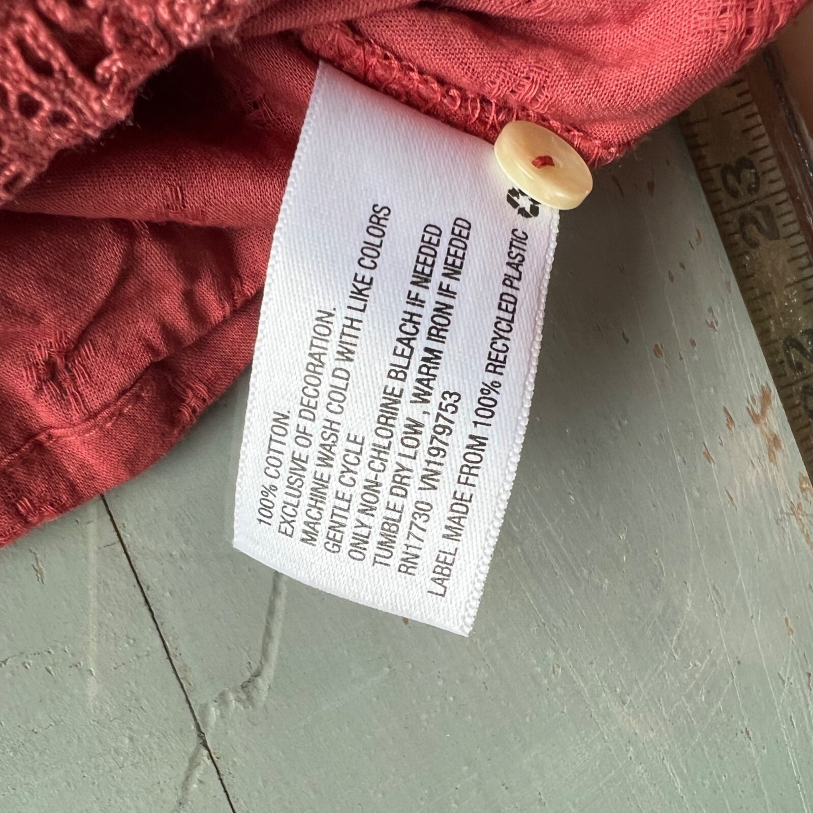 Universal Thread Blouse Size Large Puff Sleeve Ey… - image 3