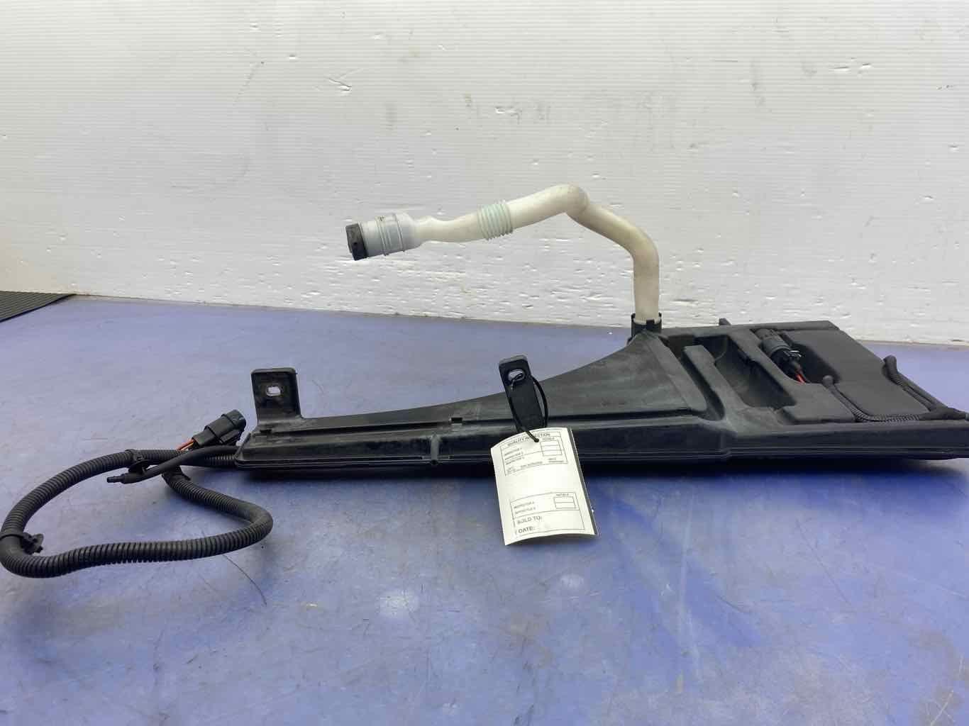 2014 - 2019 MASERATI GHIBLI OEM FRONT WINDSHIELD WASHER RESERVOIR TANK BOTTLE