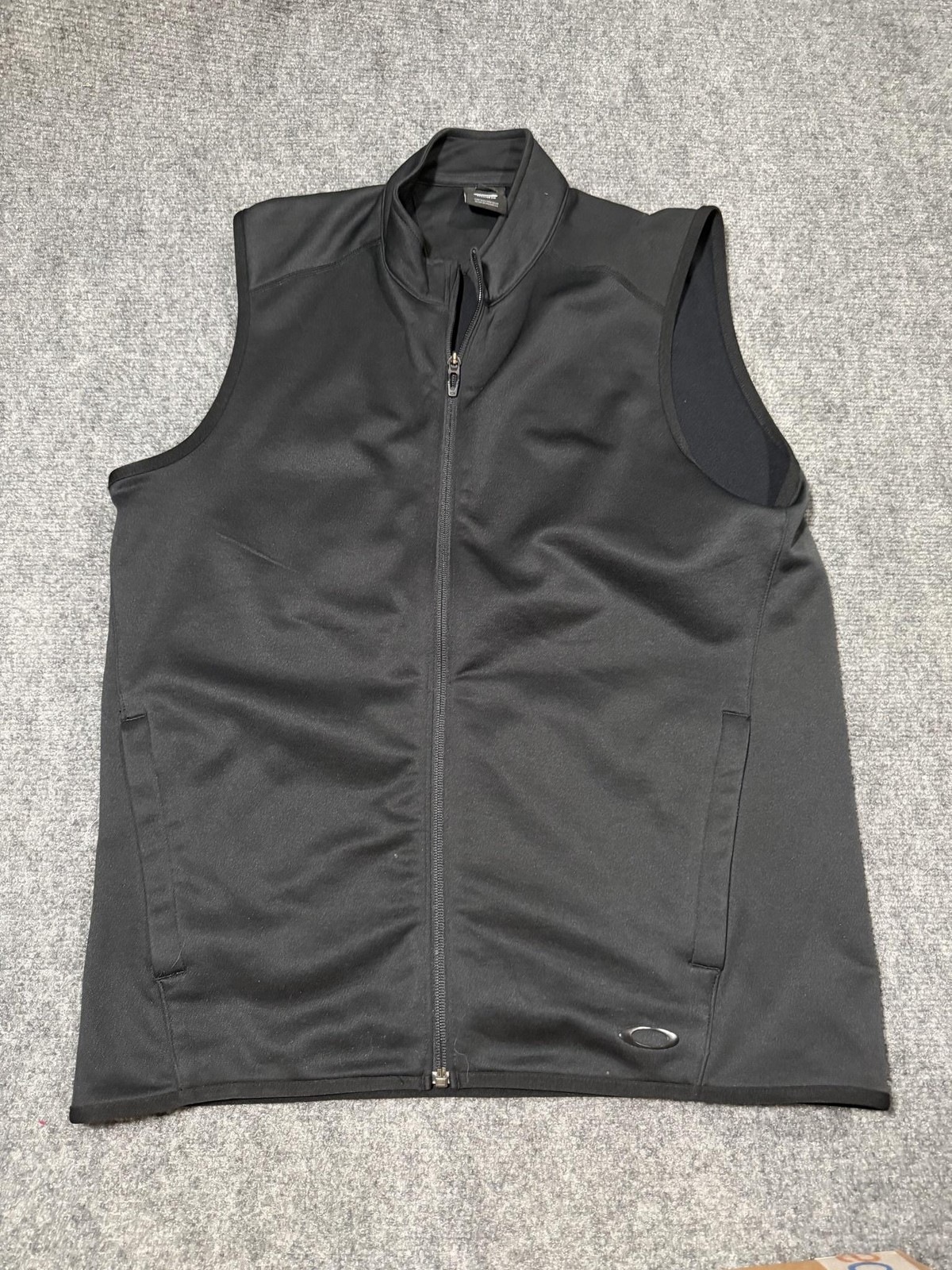 Oakley Vest Mens Medium Black Softshell Full Zip Regular Fit Logo Outdoor