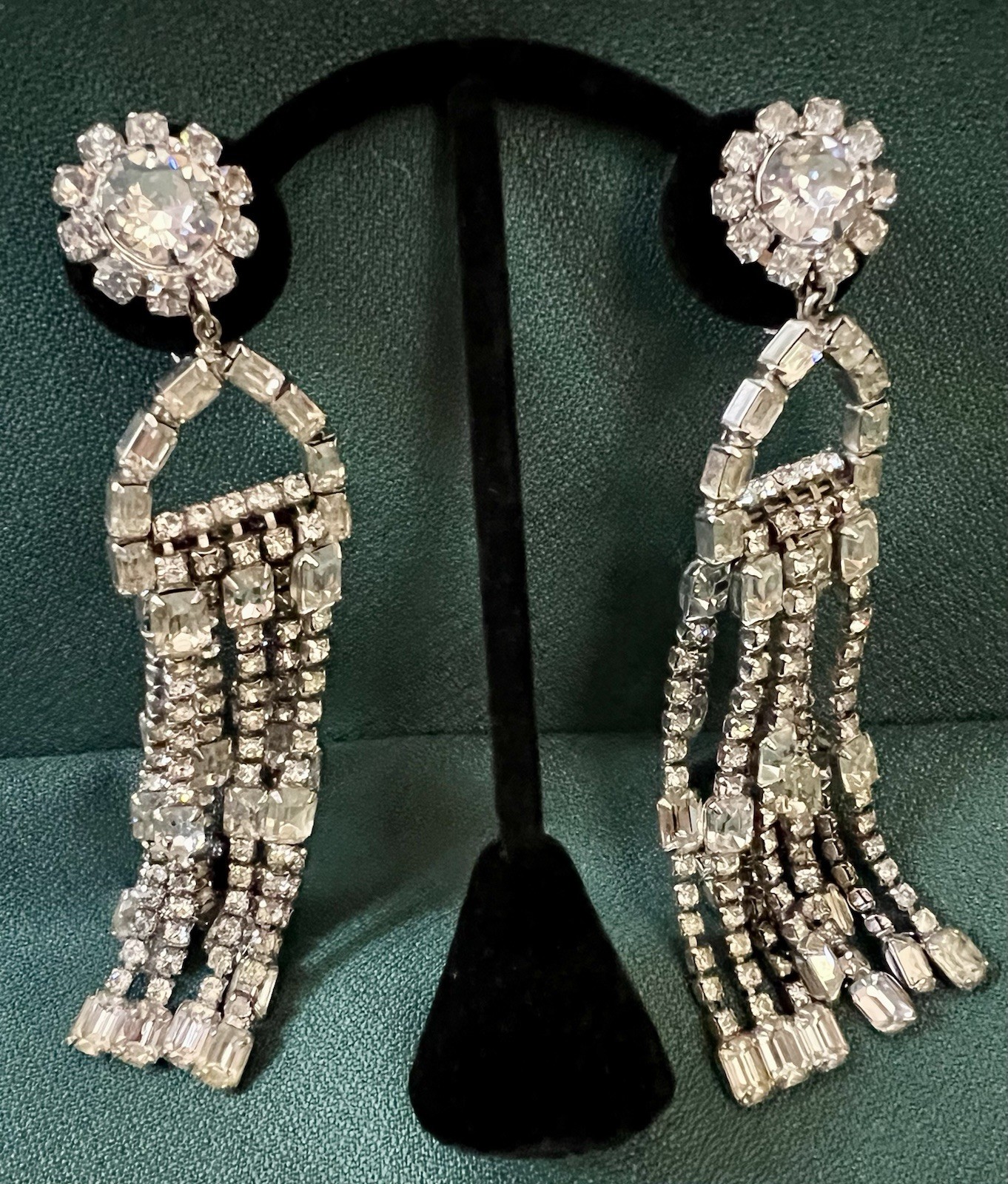 OUTSTANDING DRAMATIC VINTAGE RHINESTONE CLIP ON C… - image 10