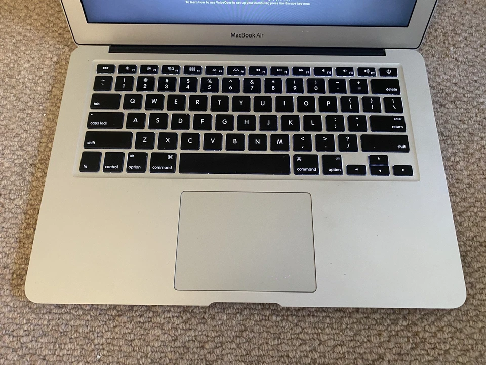 Apple MacBook Air 13" 1.6GHz 2015 Intel Core i5 4GB RAM 128GB SSD - Image 2 of 4