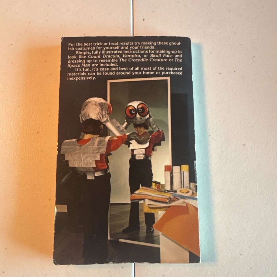 Make-Up Monsters Lynn Cox 1976 Halloween Makeup Tutorials Skull Face PB Book - Image 2 of 3