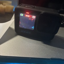GoPro HERO 13 Black + 3 extra batteries as well as the charging hub & 50 in 1 