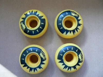 4 Stück Skateboardrollen Wheels TOX-7 Boll 49 mm 96A
