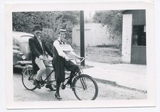 Snapshot Photo originale vintage Vélo Tandem Déguisement publicité - SA221