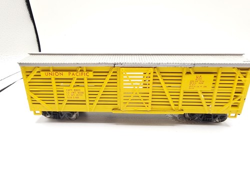 Mantua escala HO, 40' caja stock coche de ganado, Union Pacific, amarillo, construido hasta #4020 | Zustand: Used