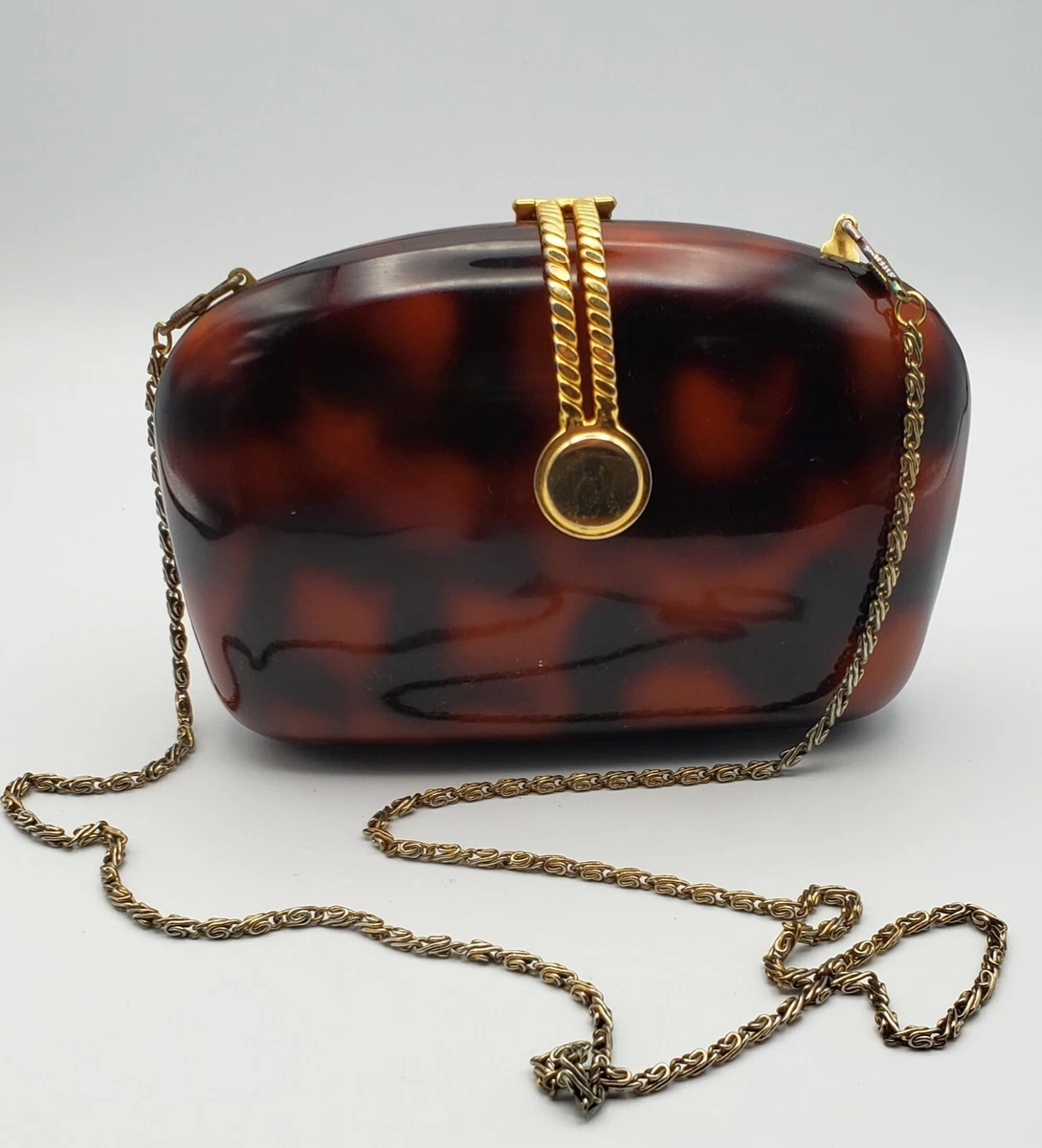 Did anyone manage to purchase this shell coin purse? : r/Louisvuitton