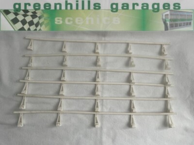 Greenhills Scalextric Classic Single Barrier Fencing x 6 - gebraucht - MACC964