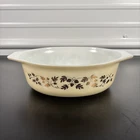Vintage Pyrex Golden Acorn 1.5 Quart Casserole Dish Very Good Condition
