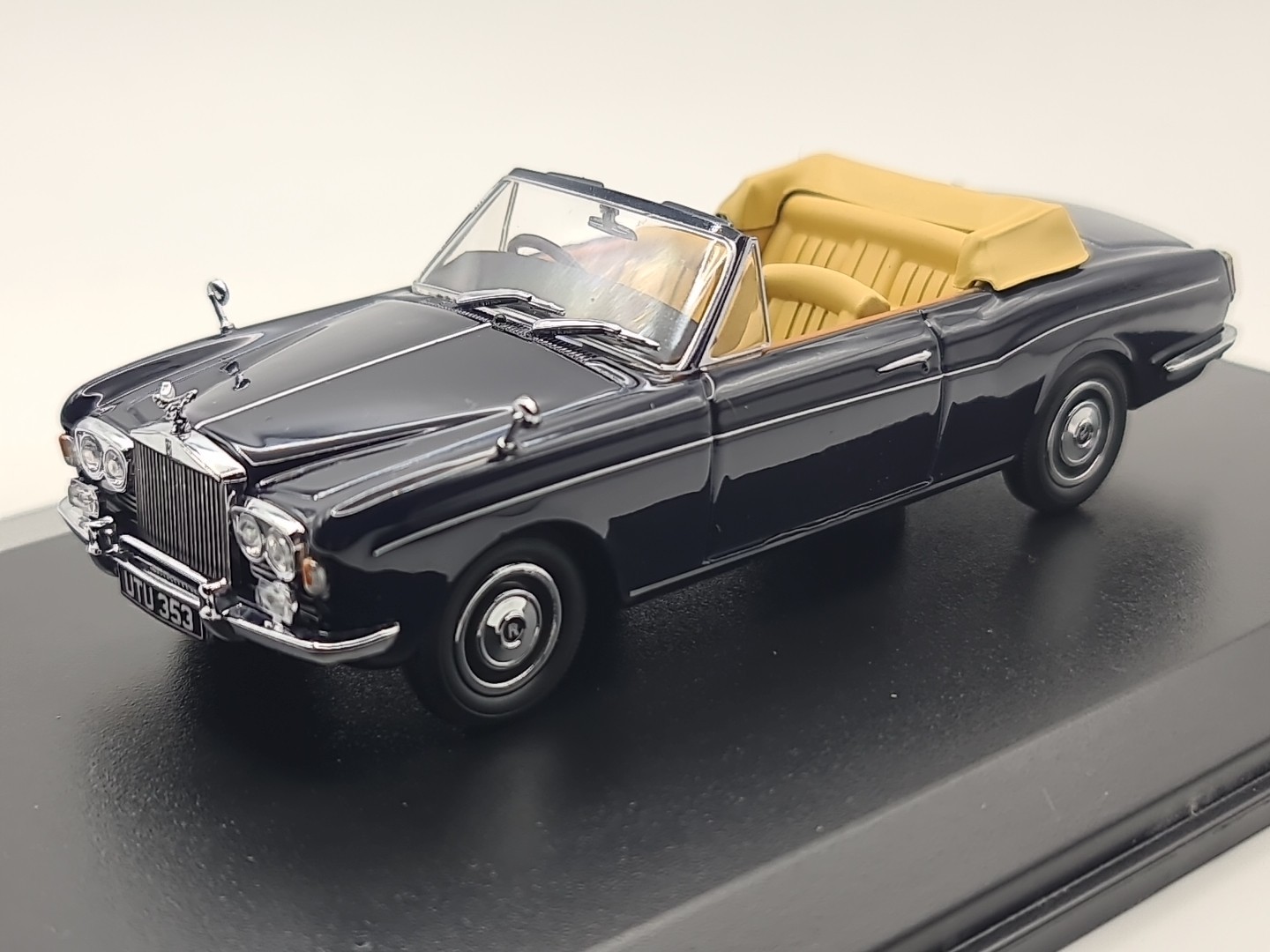 Oxford Diecast Rolls Royce Corniche Convertible  Indigo  43RRC001 Boxed 1:43 MIB