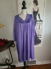VTG Miss Elaine Lavander Button Front Robe Lounger Lace Trim Ties Pockets Large