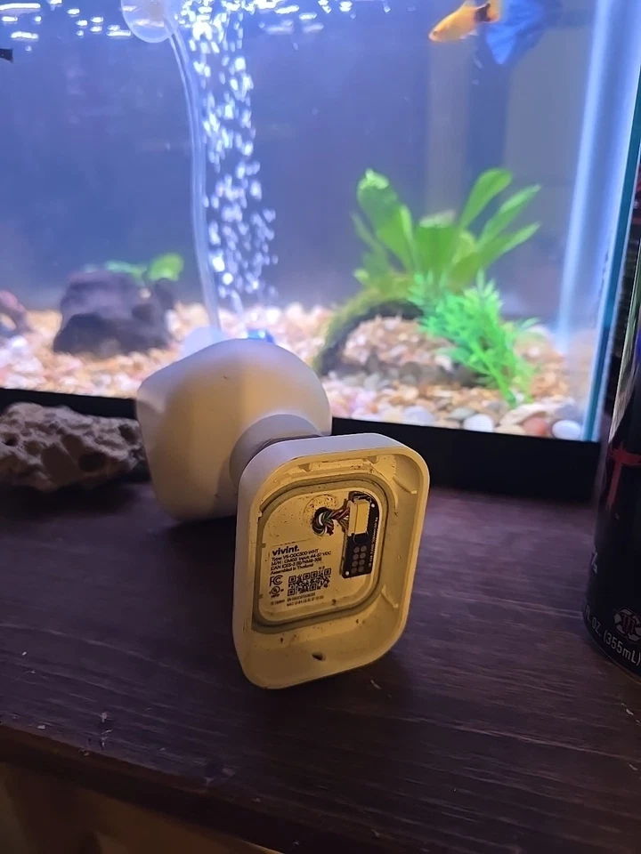 Vivint Outdoor Camera Pro Gen 1 VS-ODC300-WHT NO BACK PLATE - Image 4 of 4