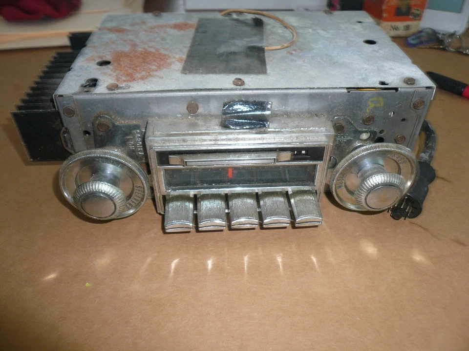 Oldsmobile Cutlass 442 1970 1971 1972 radio AM/FM con perillas 7312303 03AFM2 - OEM Foto 4 de 4