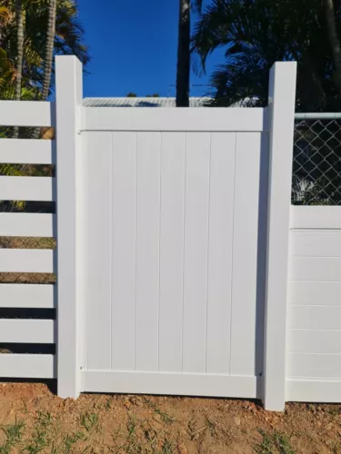 All Custom Sizes in PVC - SQM Full Privacy Polymer VERTICAL T&G Slat Fence - Picture 6 of 7