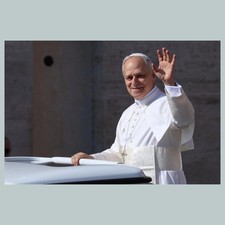 #1276 Pope Waving 8x10 Glossy Photo - Fast-Secure Shipping