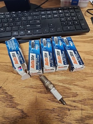 AUTOLITE AP103 -5PK Platinum Spark Plug, Pack of 5