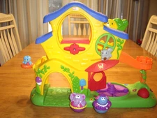 Playskool Weebles Turn n Tumble Home Playset Music & Sounds 2 Figures 13" Tall