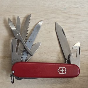 VICTORINOX RANGER SWISS ARMY KNIFE 91MM MULTI TOOL