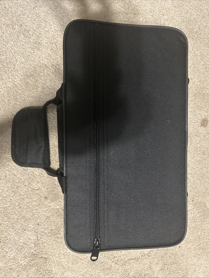 Clarinete Bundy con estuche, correa para el cuello y grasa de corcho - Excelente estado Foto 4 de 4