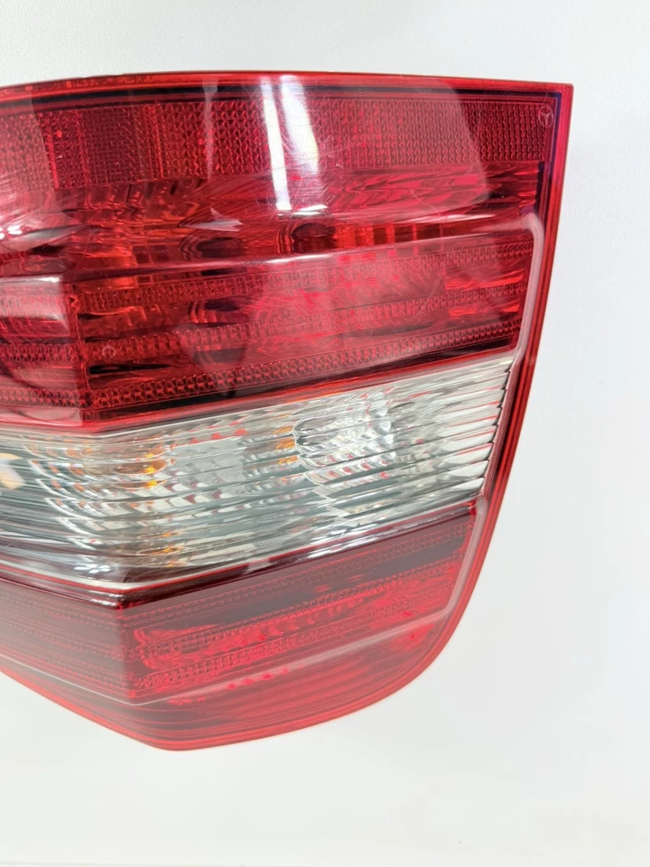 OEM 2006-2011 Mercedes-Benz ML350 W164 Tail Light Lamp Assembly Right Side - Image 2 of 4