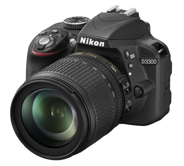 Cámara Nikon D3300 con estuche