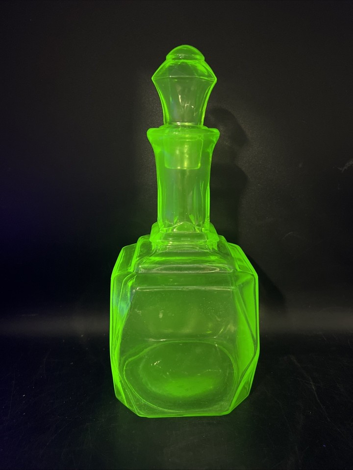 Vintage Green Glass Decanter Stopper Uranium Style Art Deco Bottle 10”