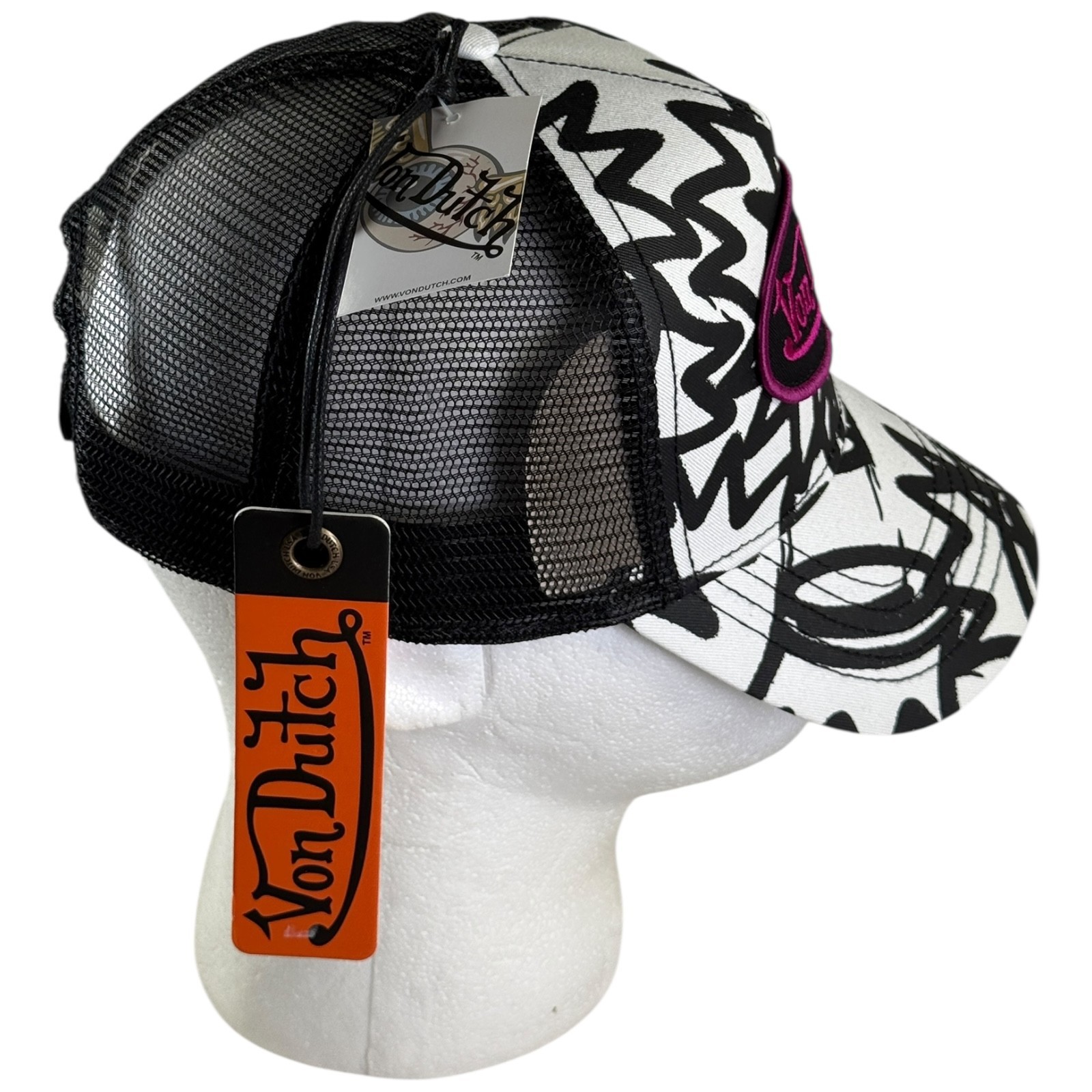 Von Dutch Hat Cap SnapBack Trucker Mesh Graffiti Patch Black/White NEW W/ TAGS!