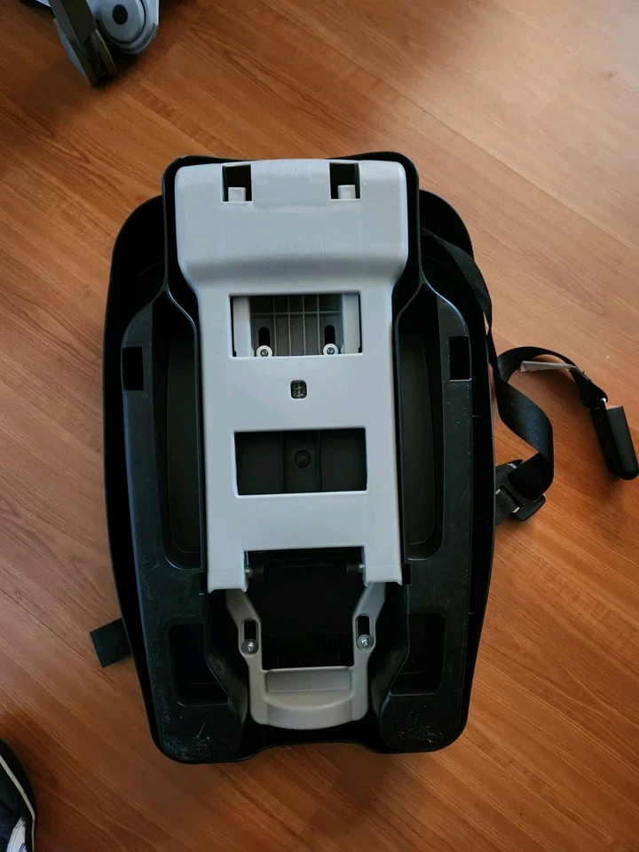 Two (Used) Maxi-Cosi Stand Alone Infant Car Seat Base, Black **Fast Shipping** - Image 2 of 4