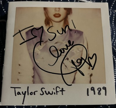 Taylor Swift 1989 Signed CD Booklet RARE | eBay