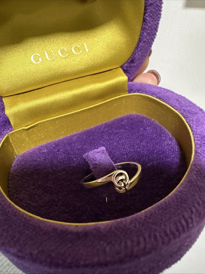 Anillo GUCCI 18K 750 Oro Sólido Doble G Genuino ITALIA Talla 8 con Caja y Bolsa R: $850 Foto 2 de 4
