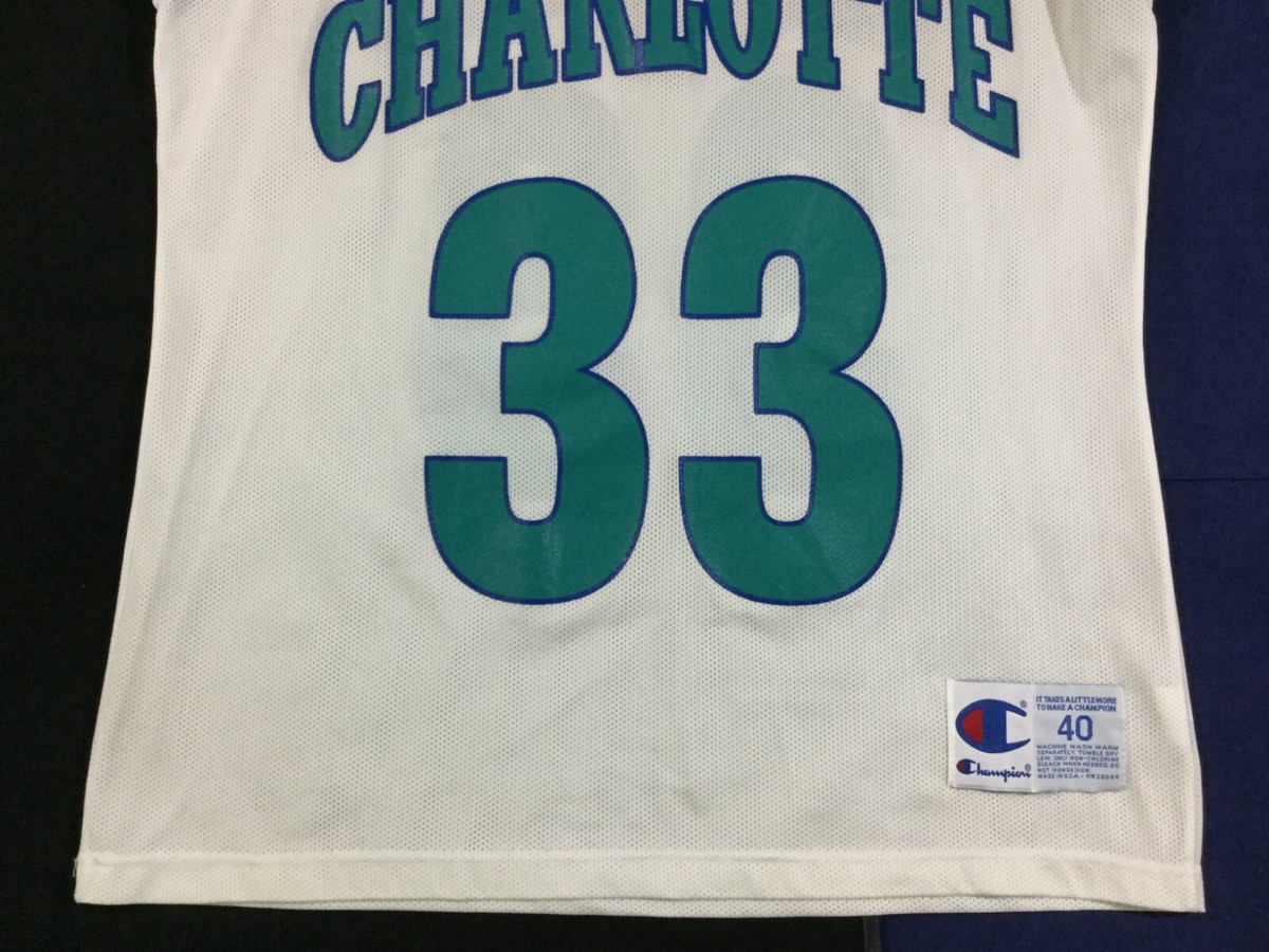 CHARLOTTE Hornets MOURNING 33 ユニフォーム 40 Vtg 90s Champion Charlotte Hornets Basketball Jersey #33 Alonzo