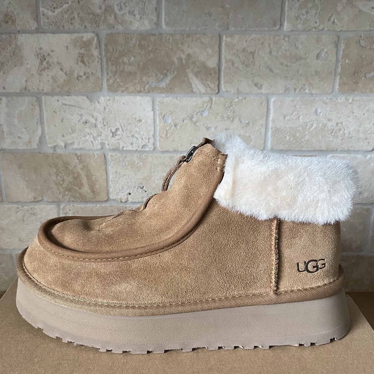UGG FUNKETTE BOOTS アグ　ムートン UGG Funkette Boot | Urban Outfitters