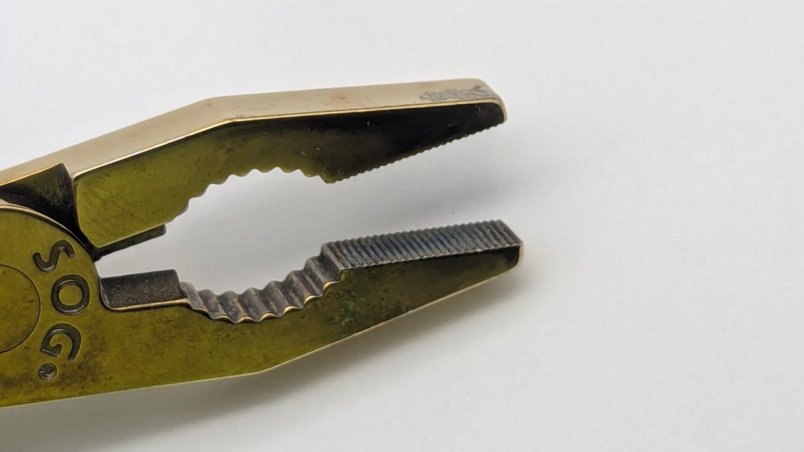  SOG T52 Power Plier Mulitool Gold Tone PRE OWNED READ TiNi COAT USA HARD 2 FIND