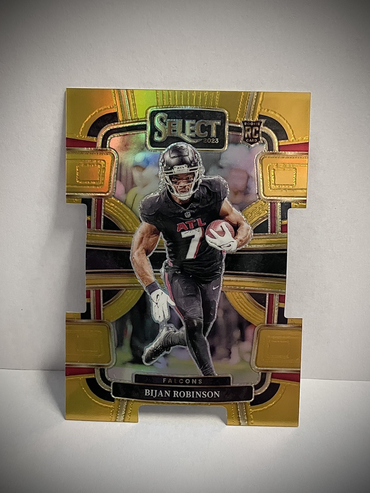 2023 Panini Select Concourse Bijan Robinson #4 Gold DieCut 10/10 Bookend FALCONS
