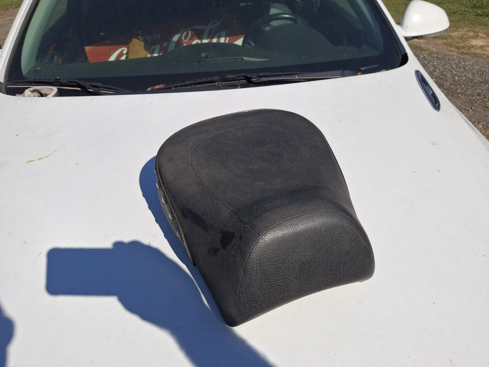 Original Studded Back Seat for 1998 suzuki 1500 Intruder - Image 2 of 4