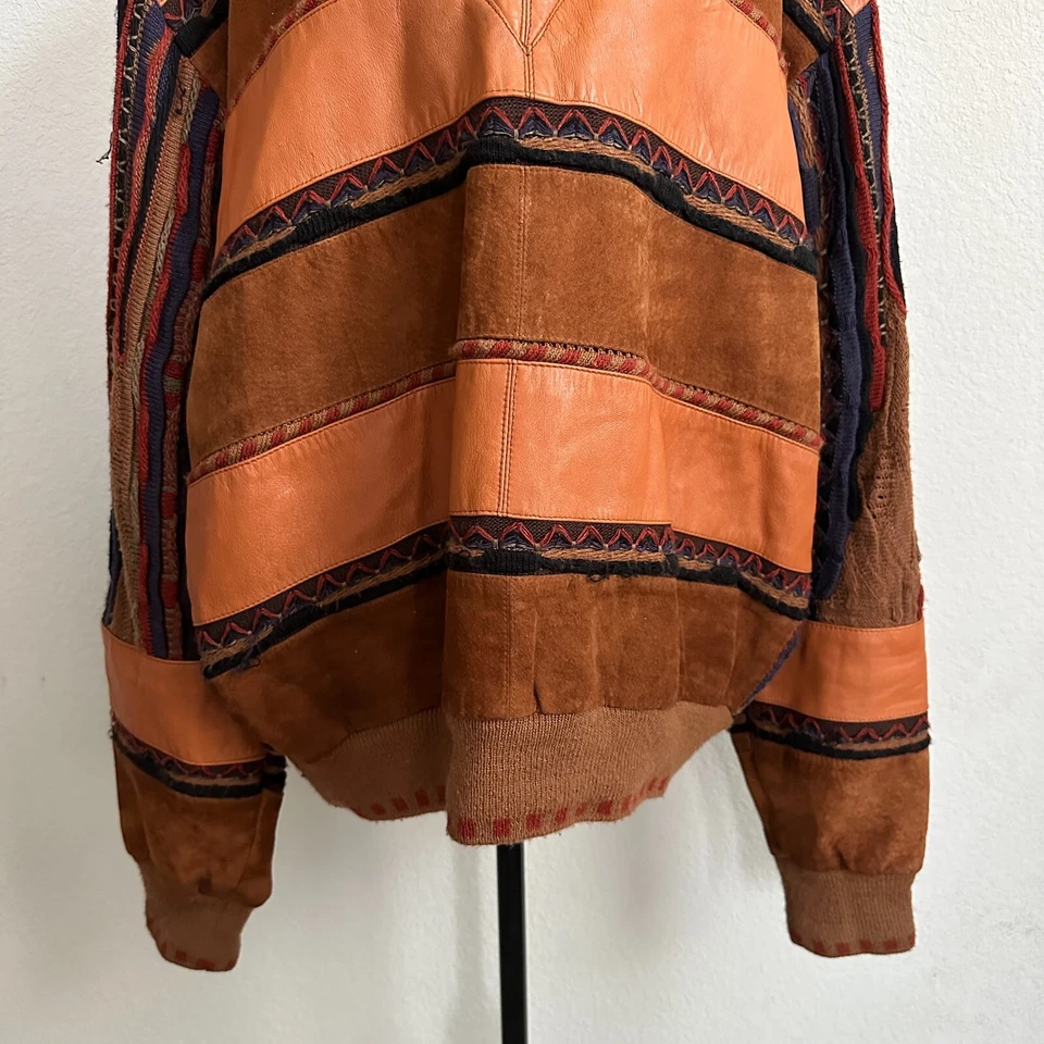 Chaqueta Saxony Para Hombre Grande Bombardero Cuero Tejido 3D Estilo Coogi Años 90 Gamuza Occidental Foto 3 de 4