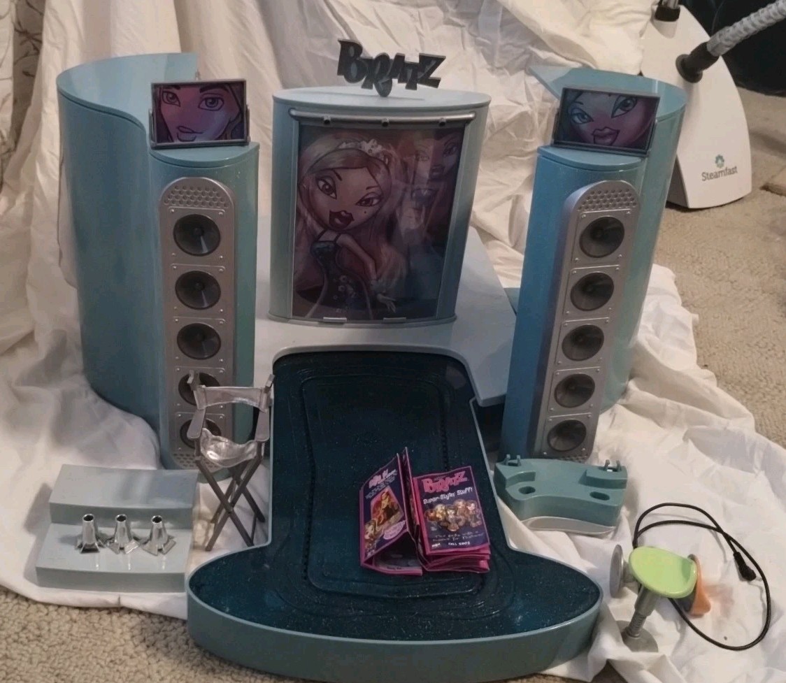 Bratz Formal Funk Super Stylin Runway Playset No Dolls Untested  