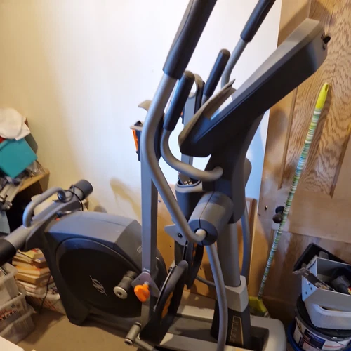 NordicTrack E11.5 Power Incline Folding Elliptical Cross Trainer - Picture 2 of 4