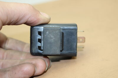 1991 KAWASAKI ZX600 ZX6 NINJA (#302) TURN SIGNAL FLASHER RELAY | eBay