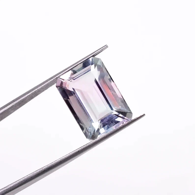 Piedra preciosa púrpura de 11,5 quilates corte radiante curativo cristal natural fluorita para joyería Foto 3 de 3